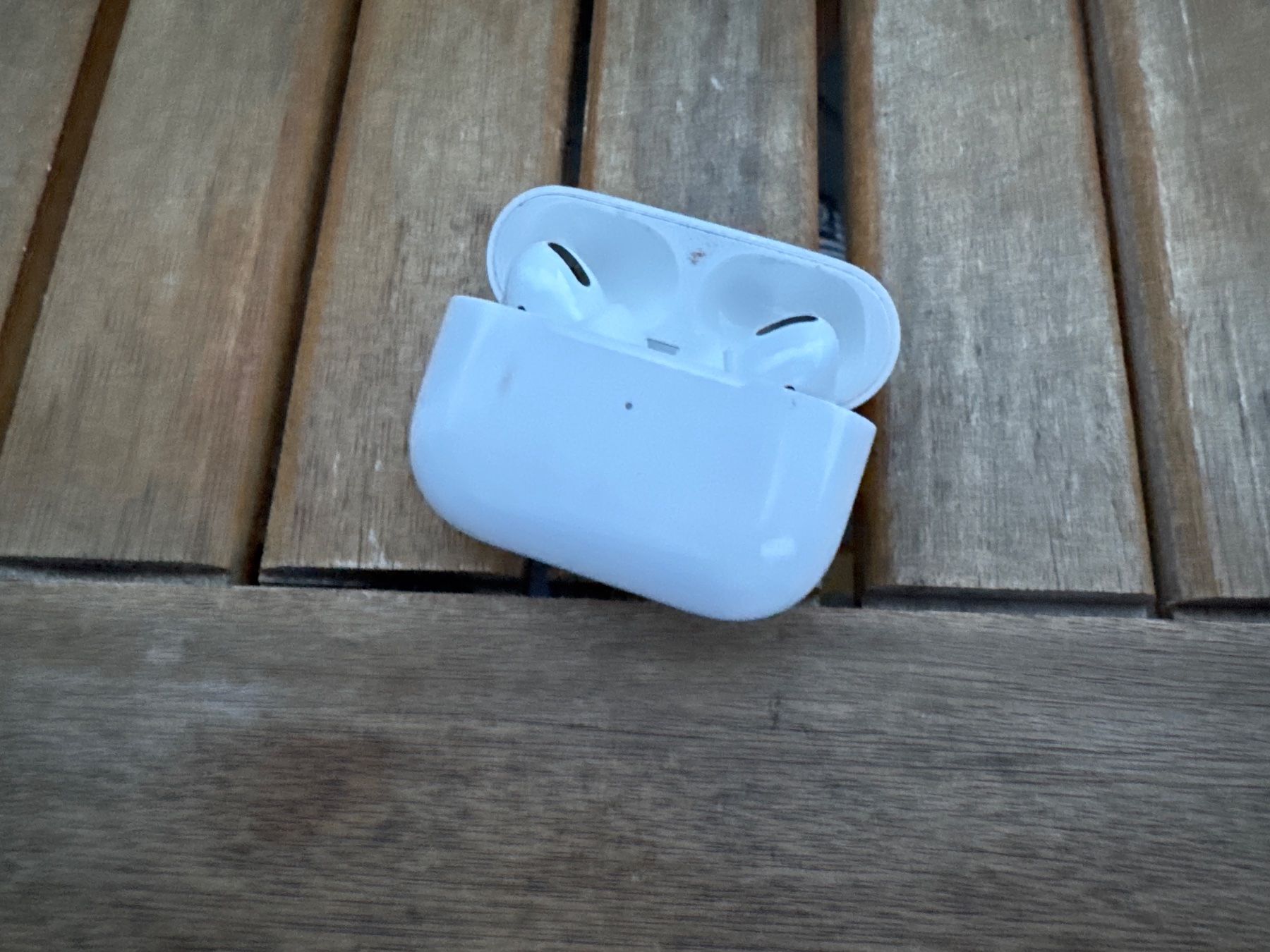 Apple Kopfhörer: Originale Apple Airpods Pro A2190- Lightning – Defekt aus Olten von HoYa01