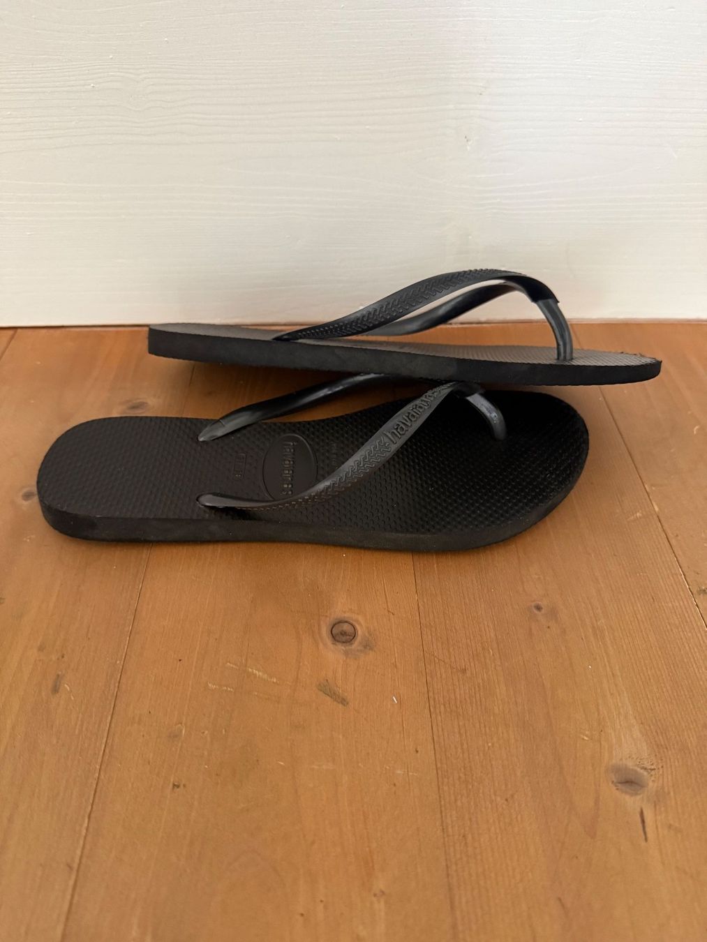 Havaianas Chaussures femmes: Havaianas Flip Flops Schwarz Grösse 37/38 – D'occasion à Biel/Bienne par 0312tanja 1