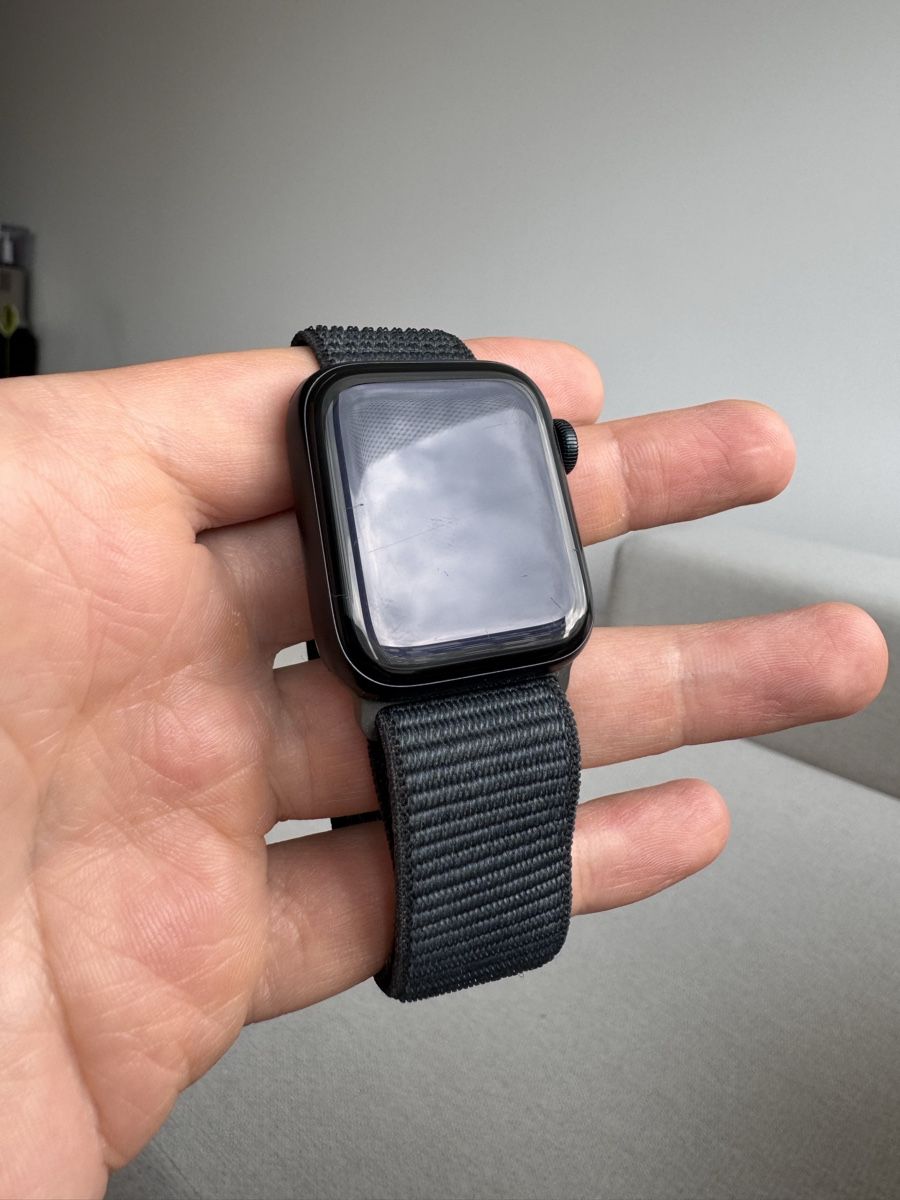 Apple Smartwatch: Apple Watch SE 40mm Case - Aluminium – Usato da Zürich venduto da jng_gtm9 3