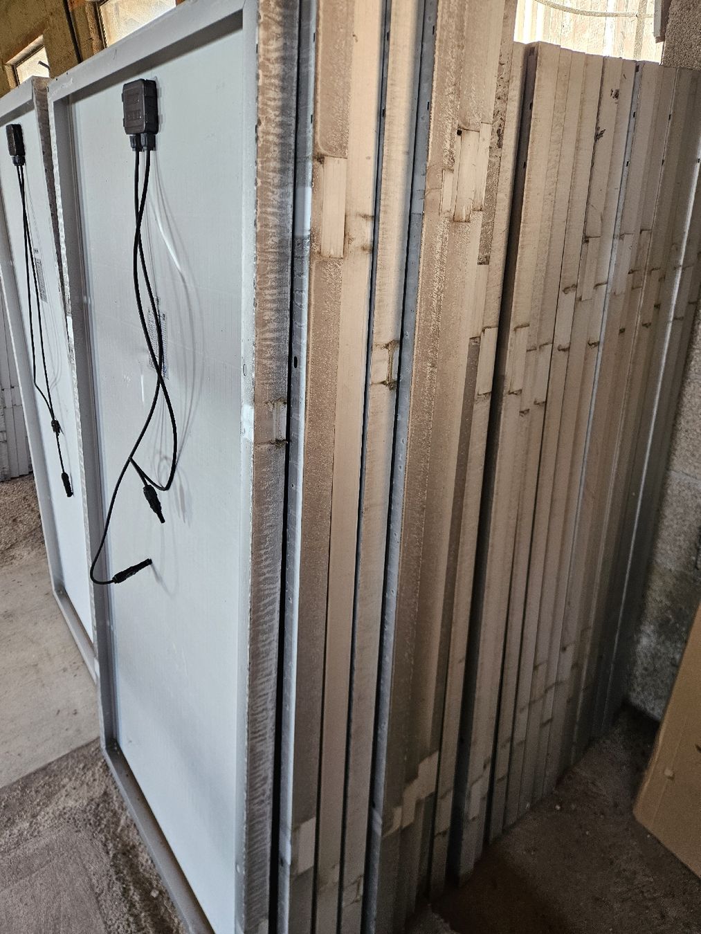 Dispositivi a energia solare: Posten mit 160 PV Modulen, Solarmodule  – Usato da Subingen venduto da honigbuur 2