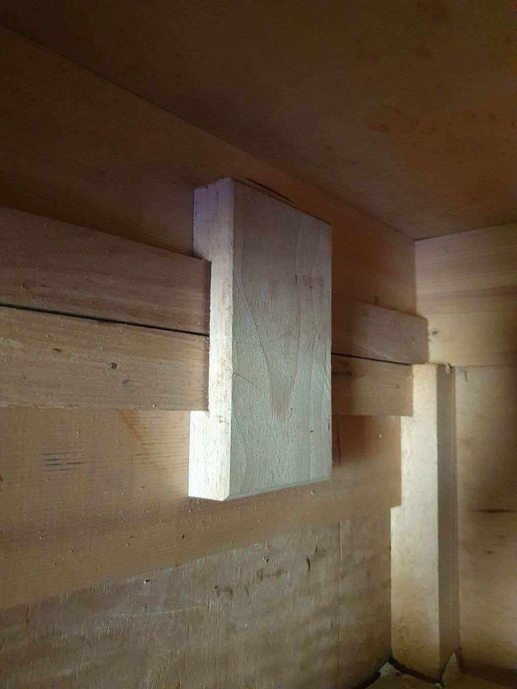 Armadi: Gebrauchter Kleiderschrank, Holz, massiv, – Usato da Abtwil SG venduto da mamimaz 1