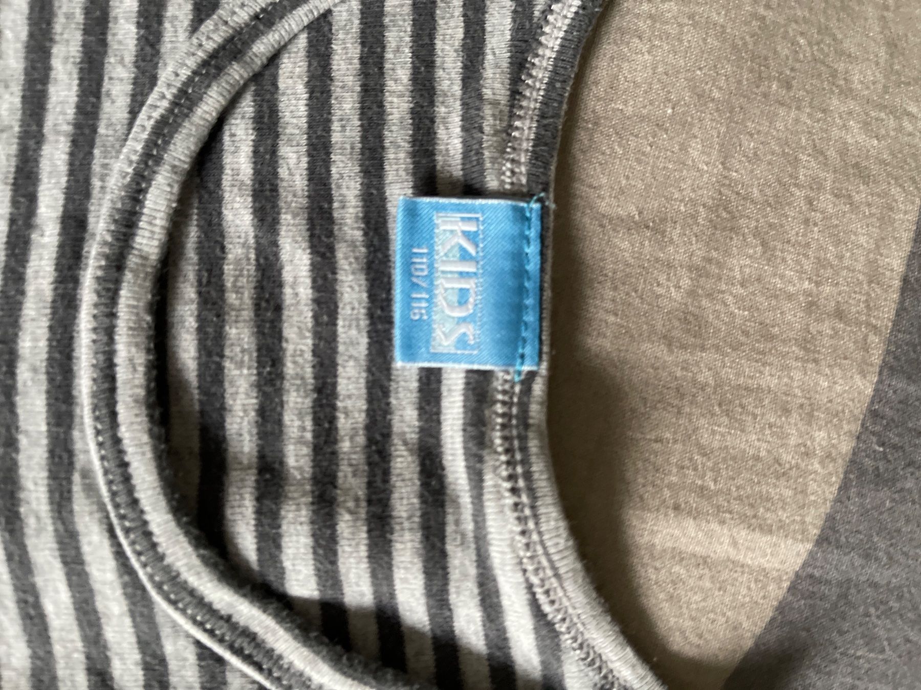 Hemden, T-Shirts & Polos: T-shirt enfant taille 110 – Gebraucht aus MARLY von AISLEE 1