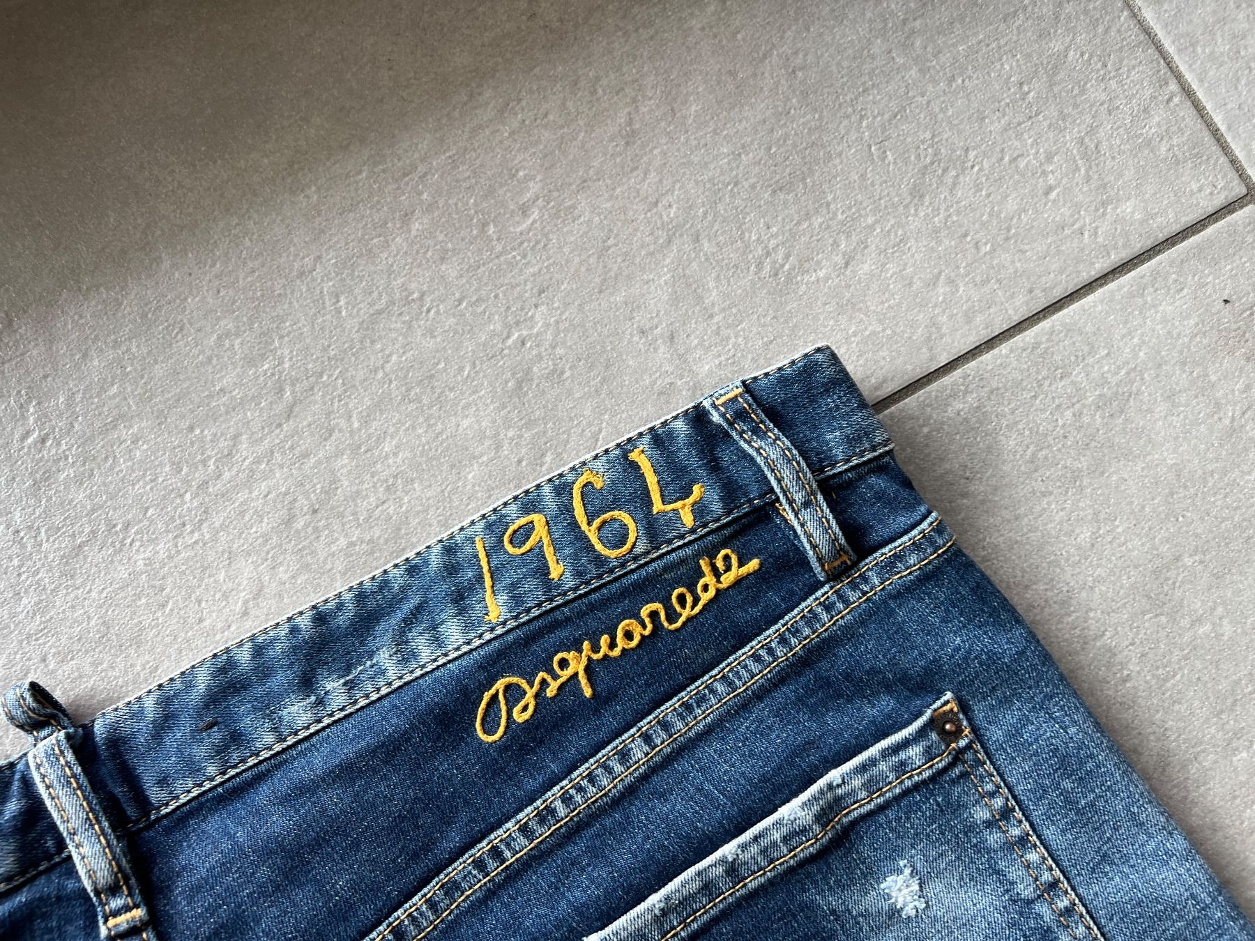 Dsquared2 Jeans: Dsquared2 jeans uomo 56 – D'occasion à Mendrisio par fly_9wzx 9