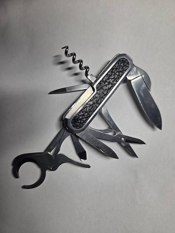 Coltelli tascabile: Couteau Wenger coupe-cigares – Usato da Bremblens venduto da audit 1