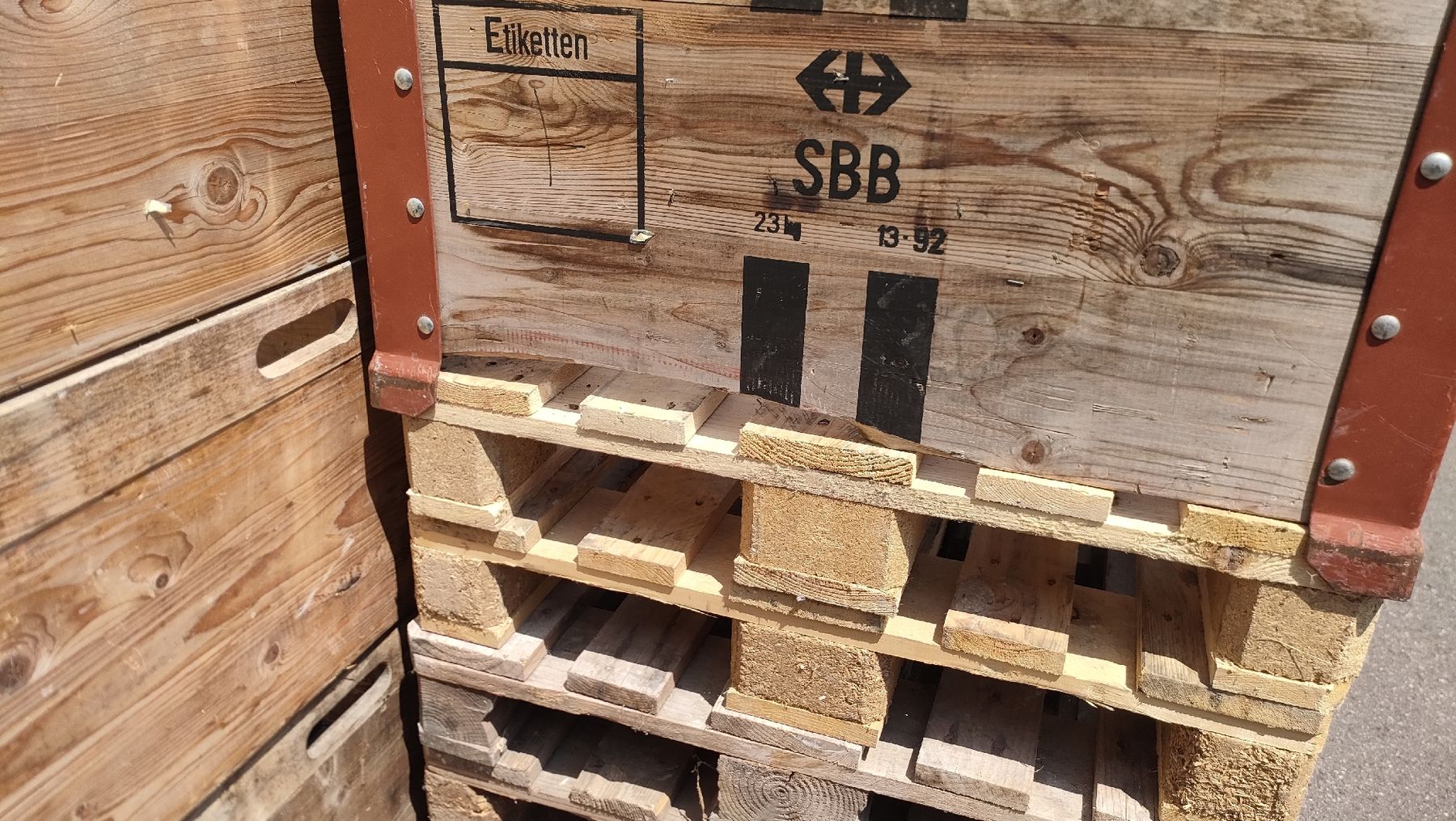 Pallets: Palettenrahmen und Paletten – Usato da Flawil venduto da rbdrei 5