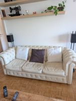 Canapé Chesterfield cuir crème - parfait pour l'hiver 🛋️