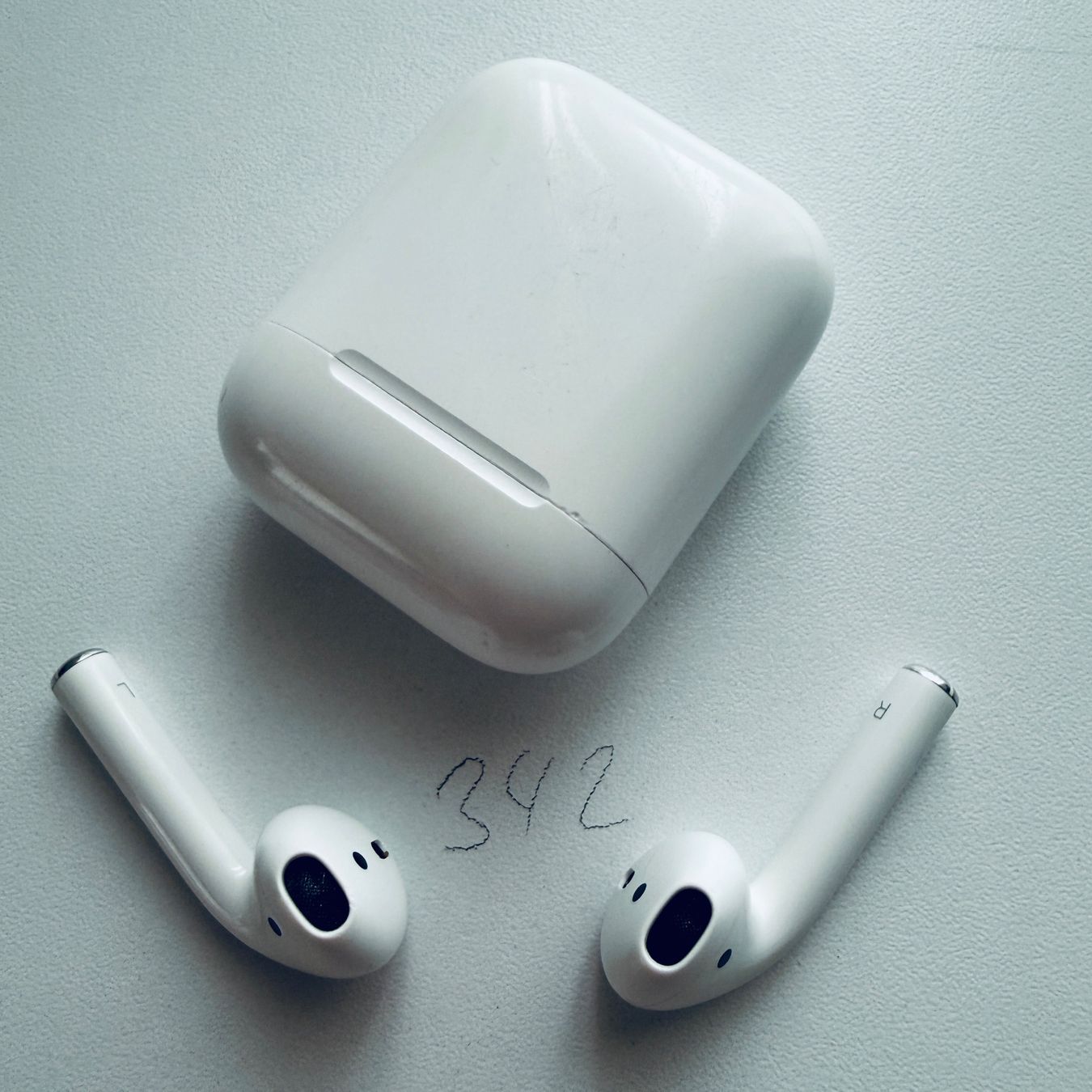 Apple Kopfhörer: Original Apple AirPods 2 Gen. Wireless Kopfhörer & Case – Gebraucht aus Basel von MY.AIRPODS.SHOP 9