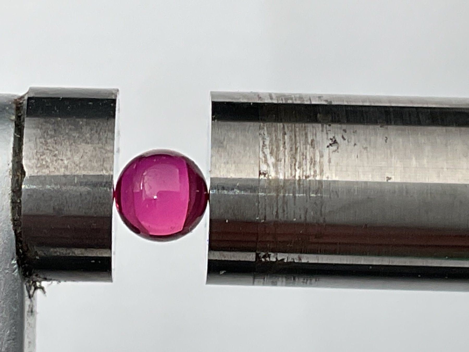 Perle (finte): Rubin Kugel mit 3.00mm Durchmesser – Nuovo e nell'imballaggio originale da Lömmenschwil venduto da ritalin01 2