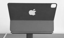 APPLE Magic iPad Pro 13" German, Tastatur (Gen5)