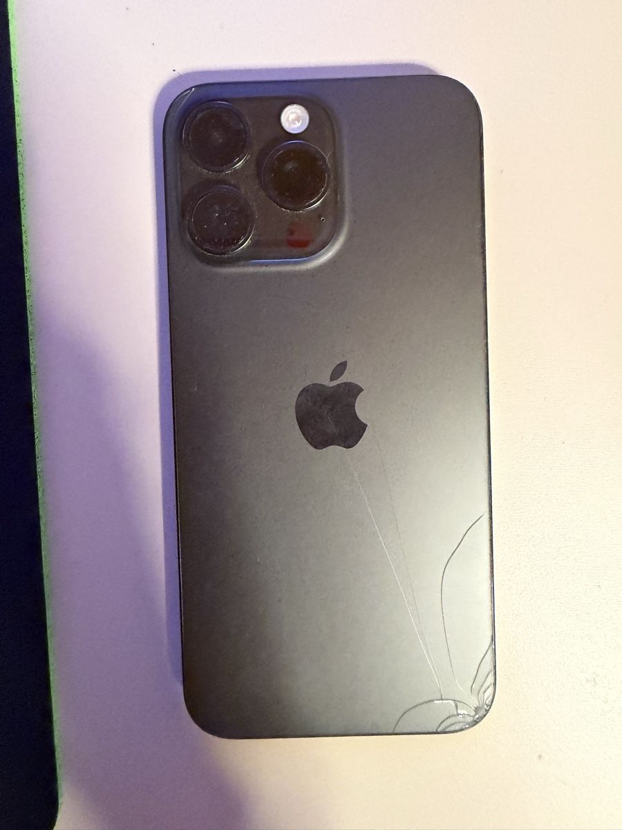Apple Telefoni cellulari / Smartphones: iPhone 15 pro max 256GB – Usato da Zürich venduto da Yoni_to