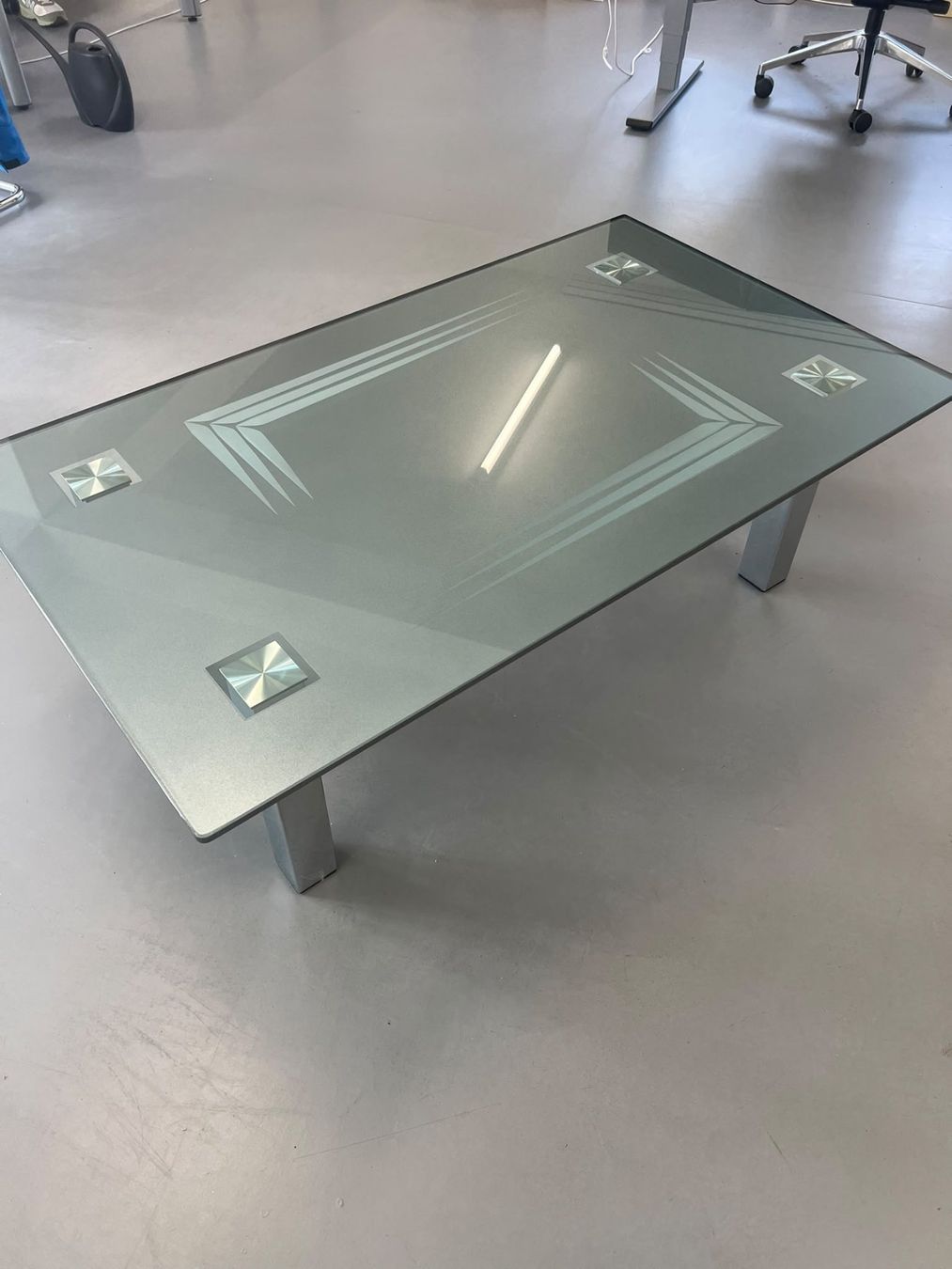 Mobili TV: Glastisch 700x1200 – Usato da Männedorf venduto da KingDiui 1