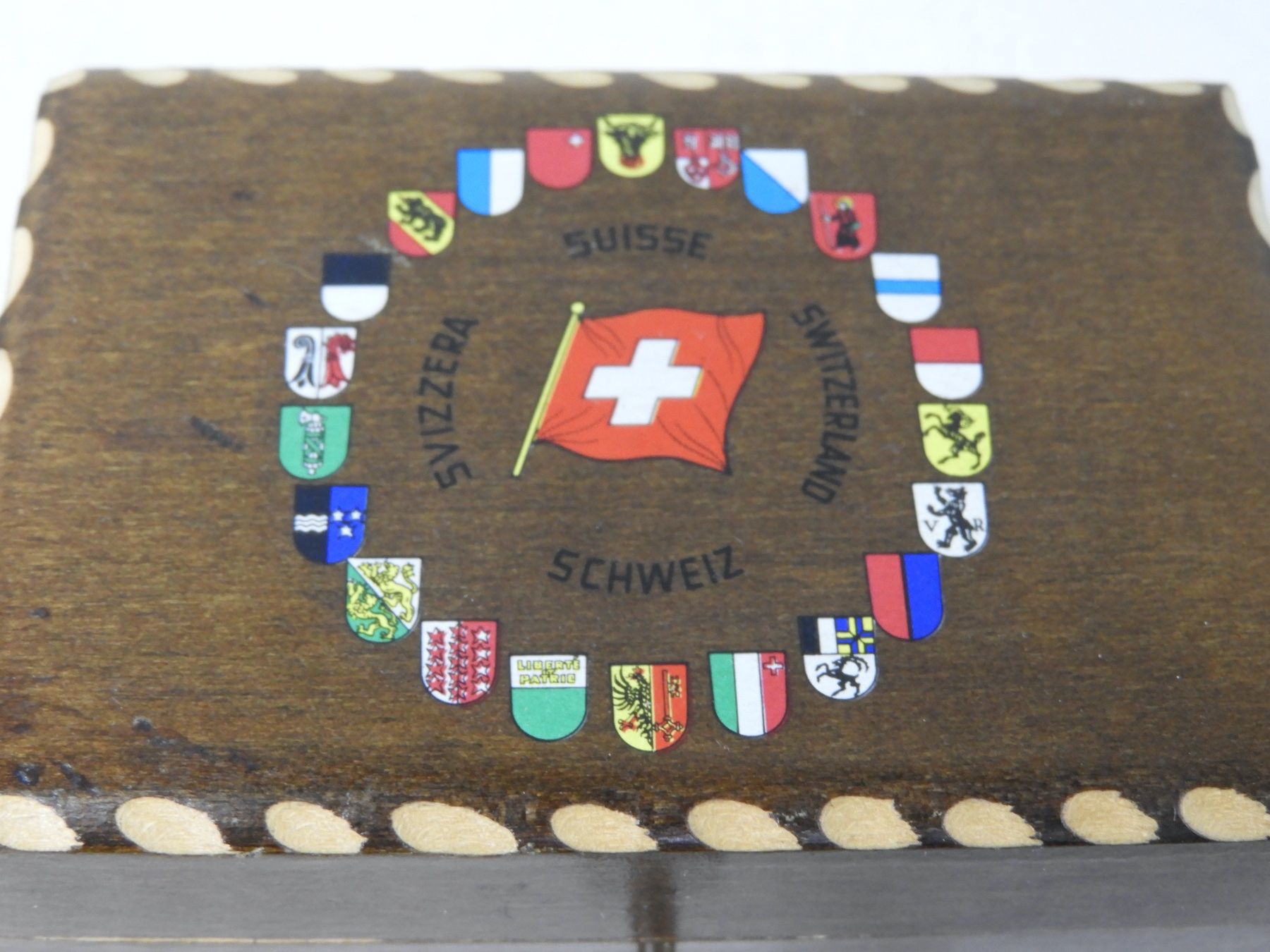 Salvadanai: Sparkasse Schatulle aus Holz mit Kantonswappen – Usato da Horw venduto da luzernicus 3