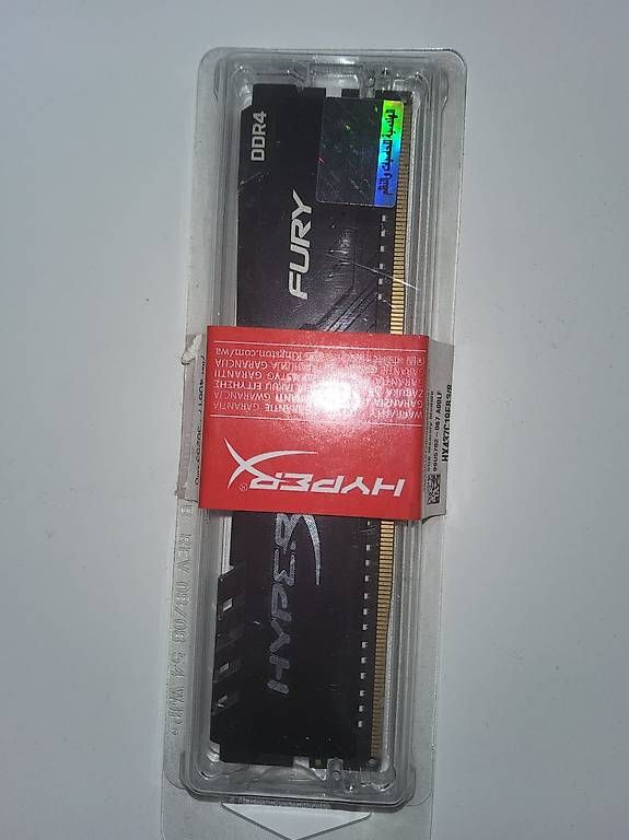 Memoria / RAM: 8GB DDR4 3733MHz RAM – Usato da Zürich venduto da ala_7xz8 1