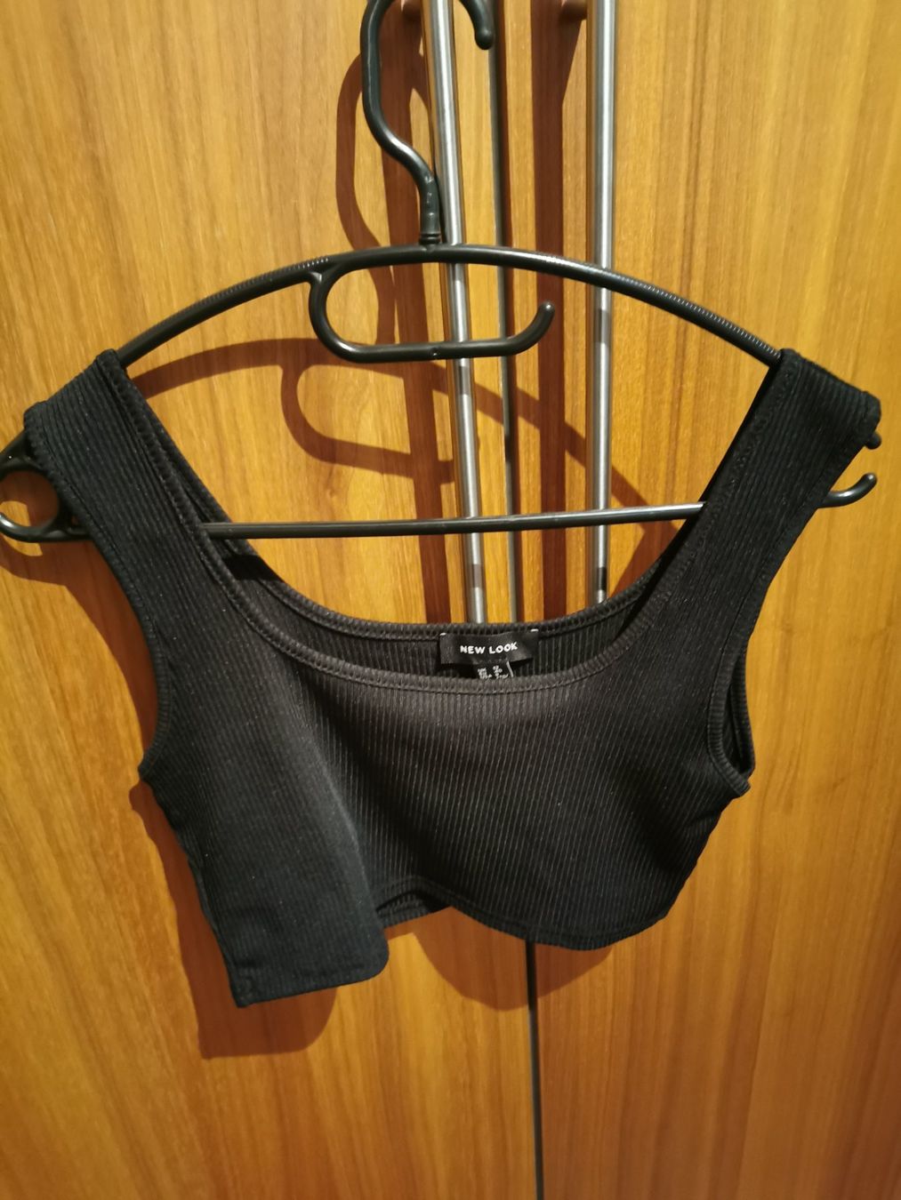 Top: zwei Crop-Tops – Usato da Bern venduto da Linii 1