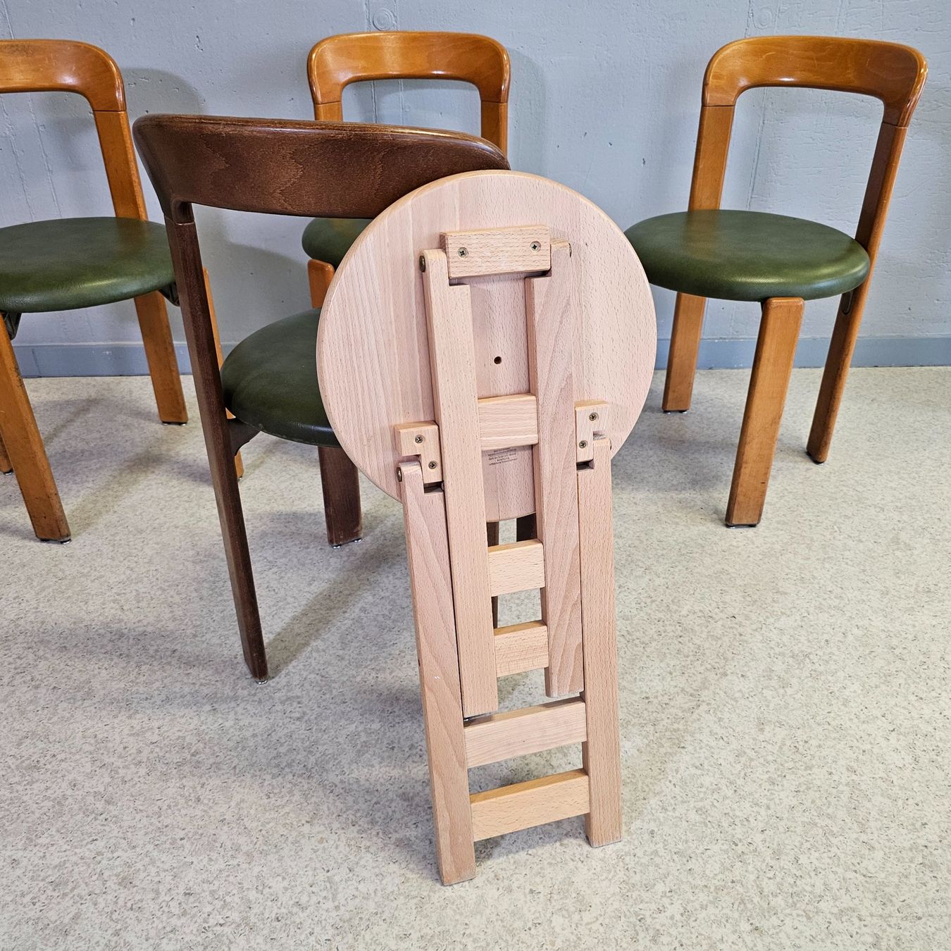 Sgabelli: 1 Stk. SUZY Style Hocker Höcker Stool Falthocker Klapphocker – Usato da Nottwil venduto da Wondewa-Shop 4