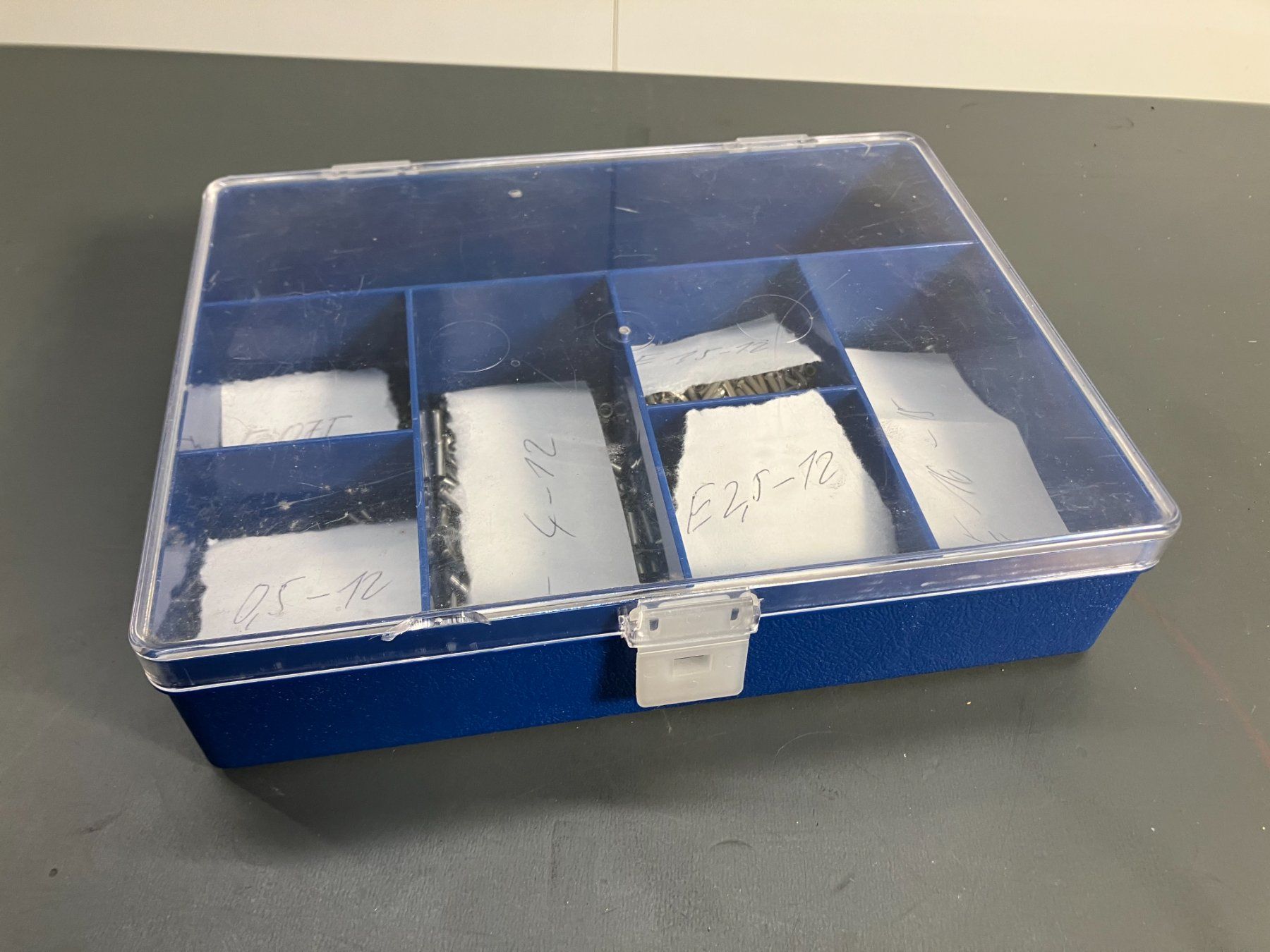 Alle Werkzeuge: Posten Anderendhülsen inkl. Sortierbox ab 1.- – Gebraucht aus Lichtensteig von Buy24International 5