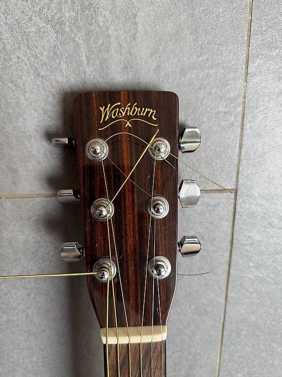 Washburn Strumenti musicali: Akustik Gitarre Washburn D-27s – Usato da Stüsslingen venduto da Hullabalu 1