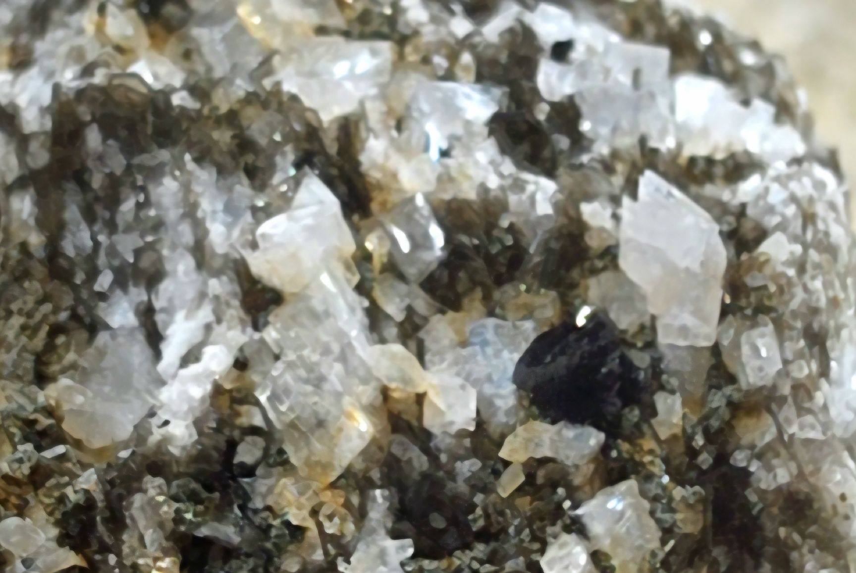 Minerali & Pietre curative: Mineral: Cervandonit Lärcheltini  Binntal – Usato da Glis venduto da nbu_65ys