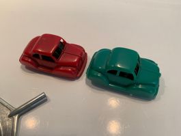 2 x Uhrwerk-Autos zu Bahn mit Schlüssel Funktion i.O.