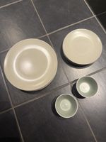 Geschirr Set, Teller und Schüsseln, neuwertig, Top Zustand