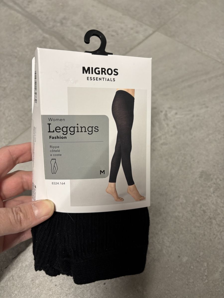 Leggings: Leggings noirs opaque taille M neuf – Nuovo (secondo la descrizione) da Salvenach venduto da gwenwywar