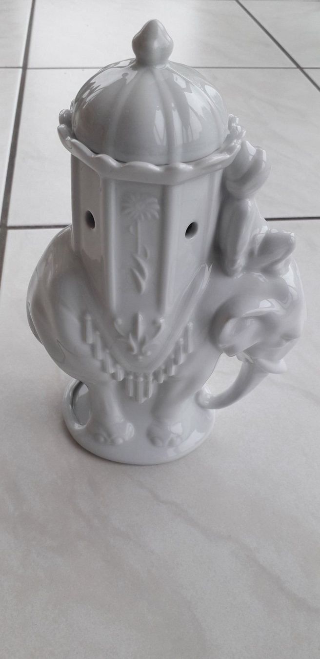 Lindner Statuette: Lindner Porzellan Duftelefant – Nuovo e nell'imballaggio originale da Winistorf venduto da acreativ 2