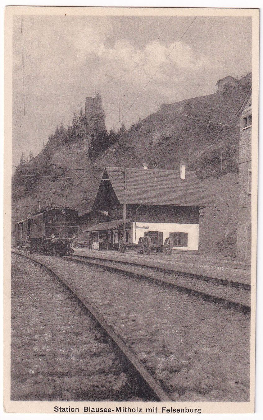 Cartes postales: Station Blausee Mitholz mit Felsenburg – D'occasion à Cormoret par Pascalll2001