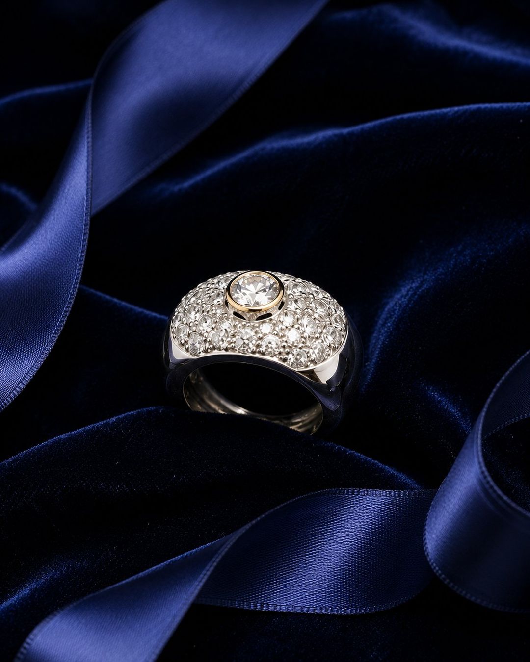 Ringe: Wunderschöner Diamantring mit einem zentralen Diamanten – Gebraucht aus Genève von Mycollection 1