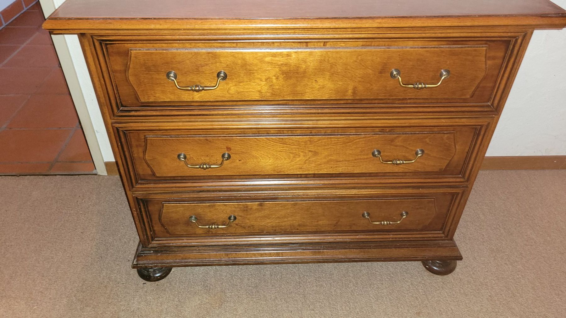Cassettiere: Massives Sideboard Kommode Holz mit 3 Schubladen – Usato da Braunau venduto da rol_87rc 1