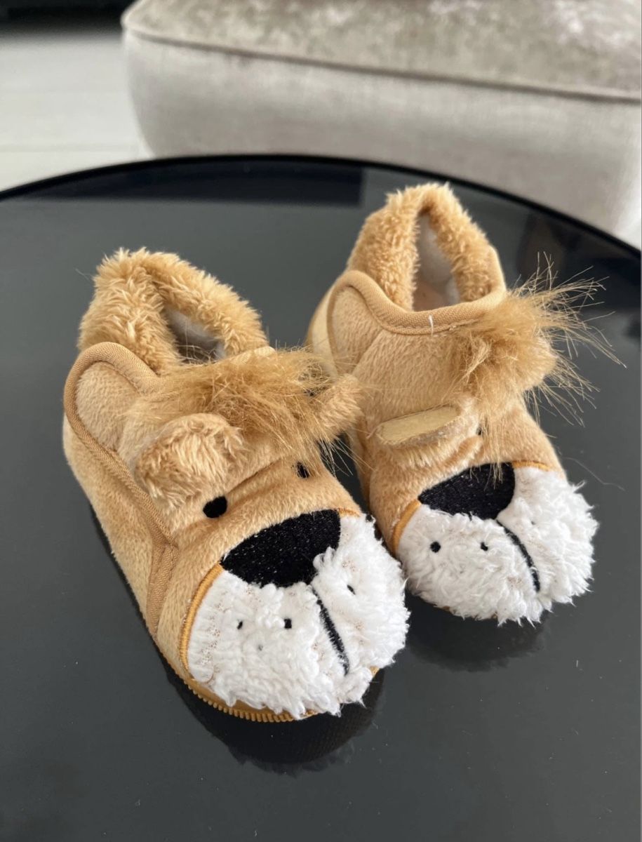 Scarpe per ragazzi: Pantoufles lion bébé, taille 20 – Nuovo (secondo la descrizione) da Cossonay-Ville venduto da Venusa09