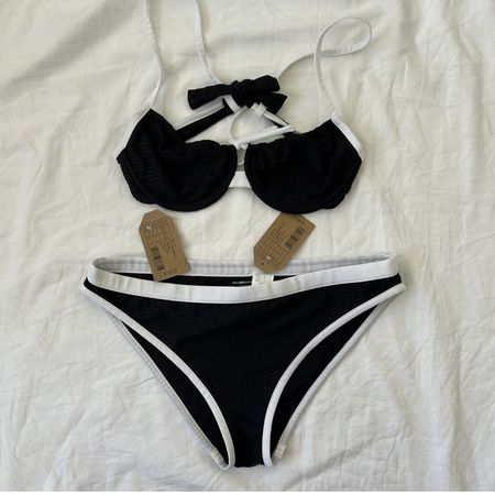 Neuf maillot de bain bikini Calzedonia noir et blanc