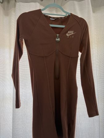 Robe Nike Air manches longues rose/marron taille S