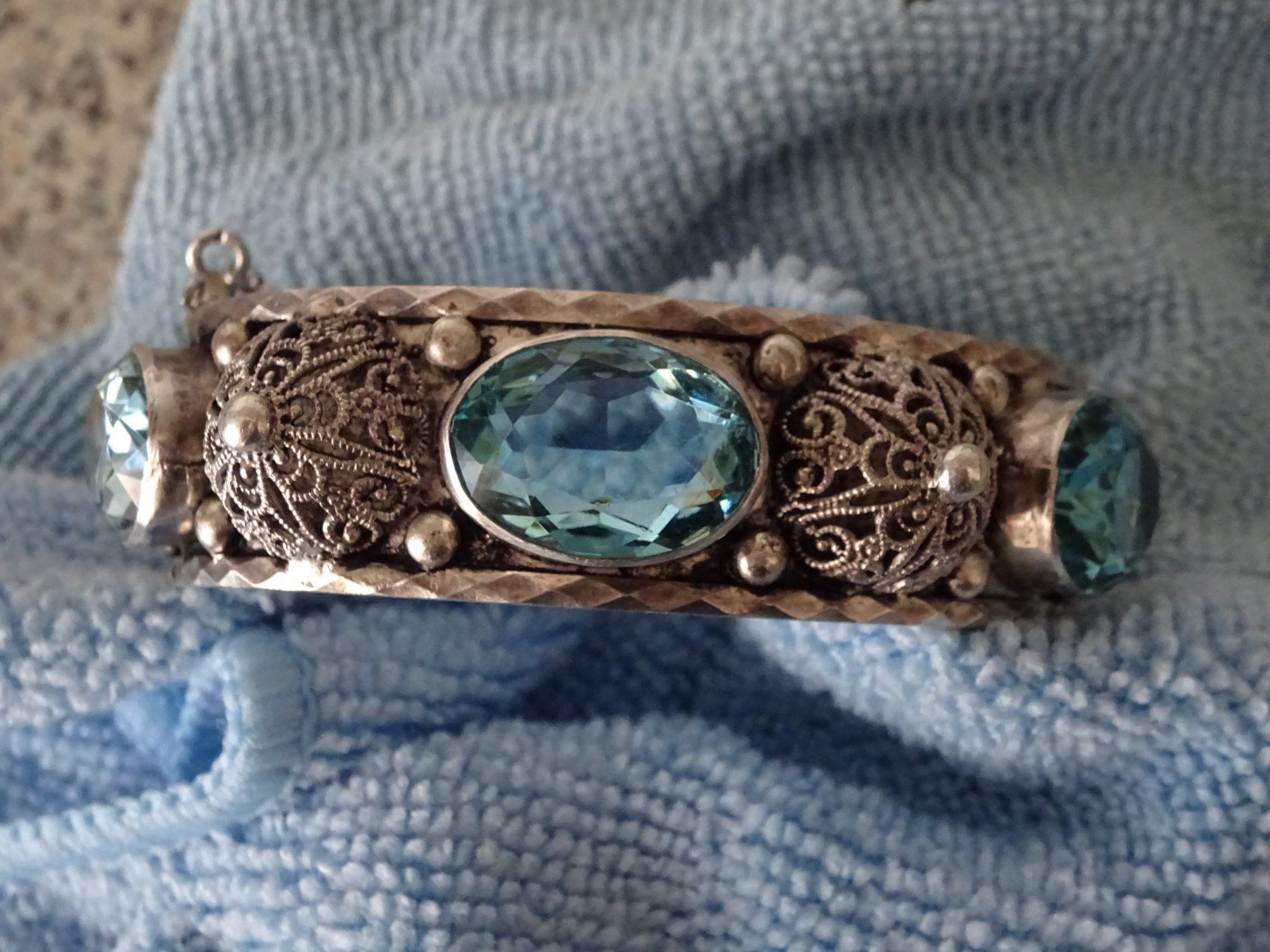 Bracciali & Braccialetti: Exklusiver Armreif / Blautopas – Usato da Esslingen venduto da FetteSchnecke 2