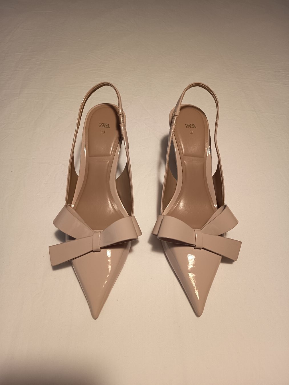 Zara Scarpe da donna: High-Heel  Slingback Shoes with Bow Beige – Nuovo (secondo la descrizione) da Basel venduto da beg_6v7r