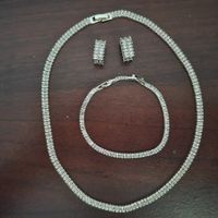 Halskette Armband Ohrringe silberfarben / Manor - wie neu
