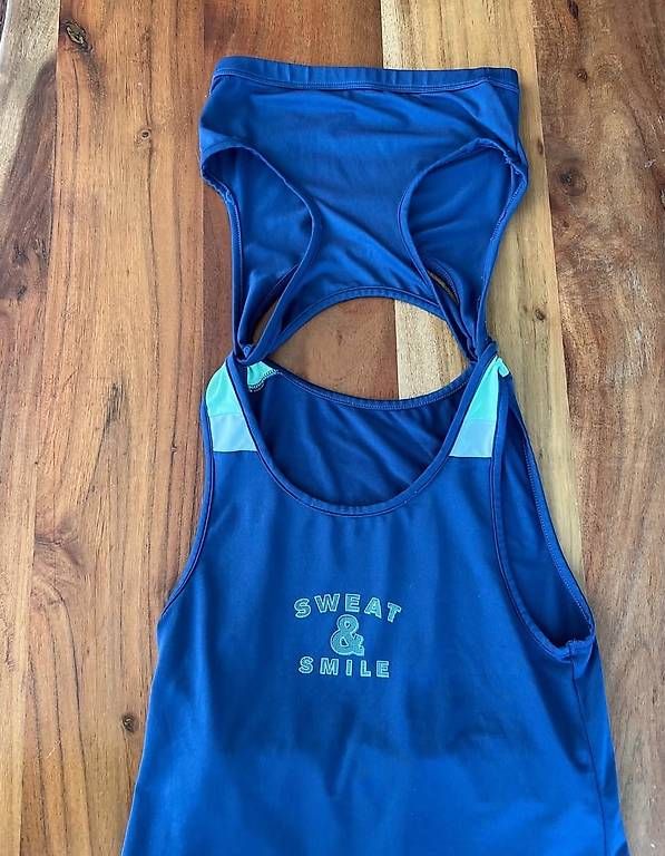 Lotti & Set di vestiti: Sportset Mädchen Gr. 134-140 – Usato da Buchs SG venduto da drossi750 2