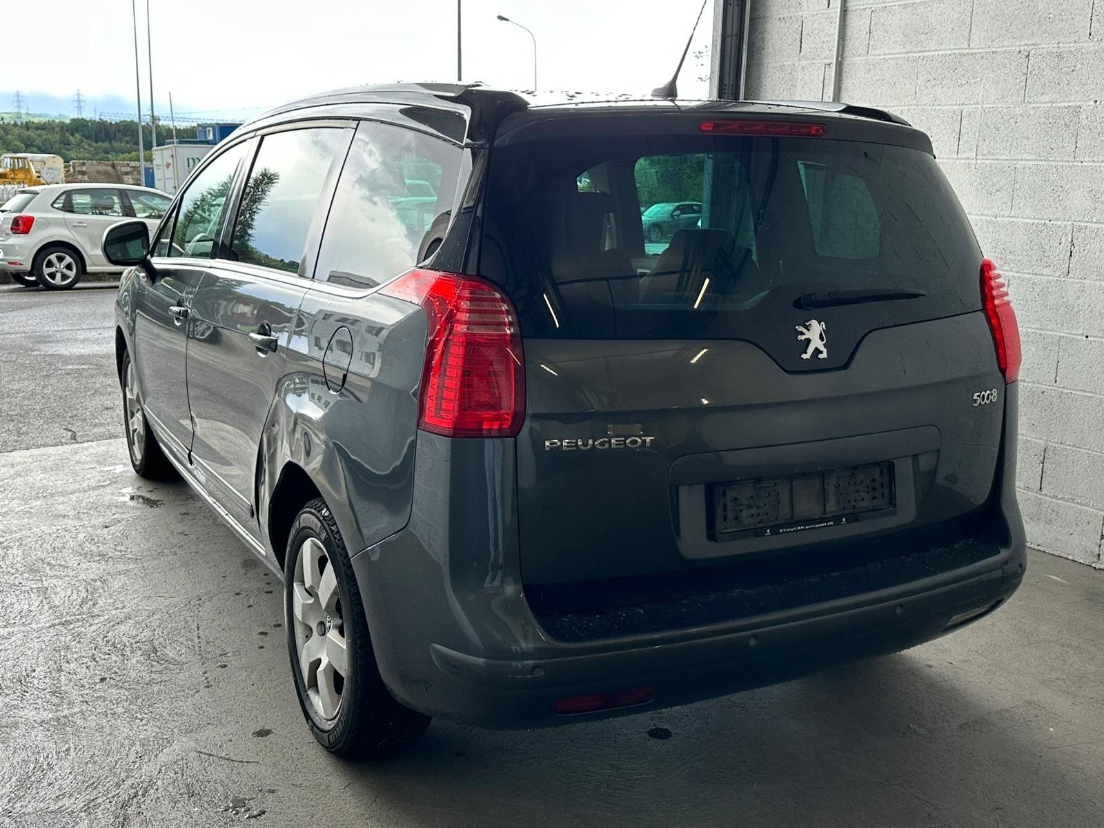 Peugeot Automobili: PEUGEOT 5008 1.6 16V T Active – Usato da Aclens venduto da sobacopeludo 3