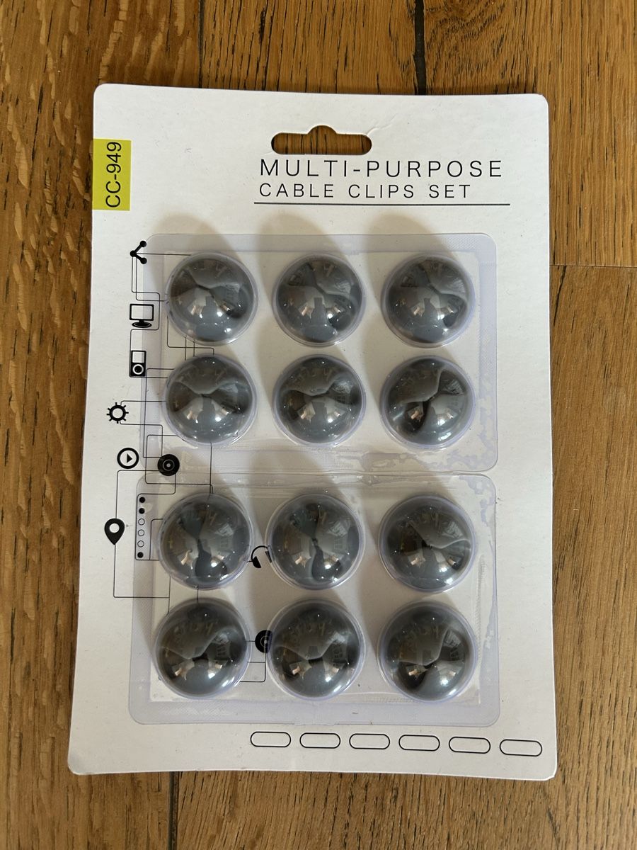 Câbles: Kabel Clips Set – Neuf avec emballage d'origine à Frenkendorf par The_Moose