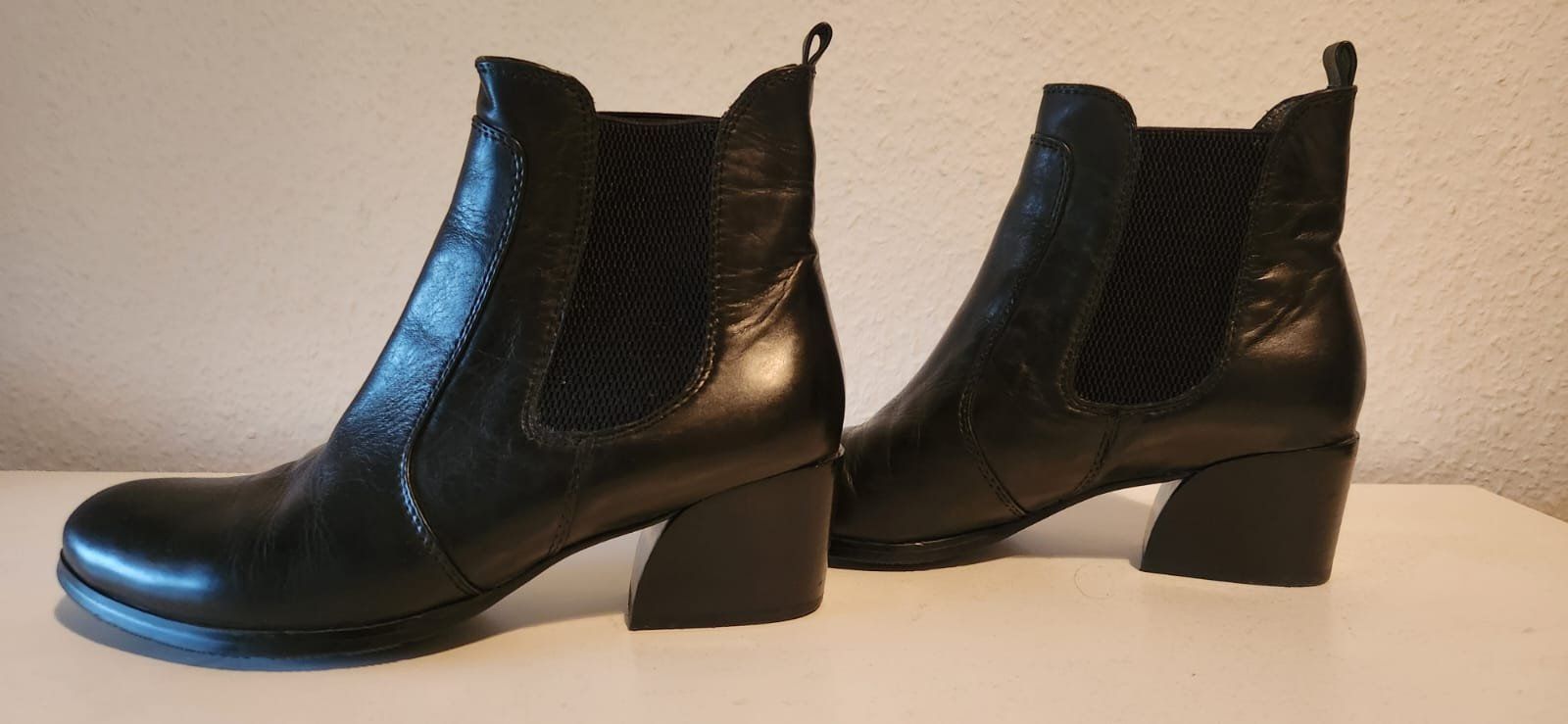 Scarpe da donna: Neuwertige Leder Stiefeletten, Grösse 40 – Usato da Zürich venduto da Stephs13 3
