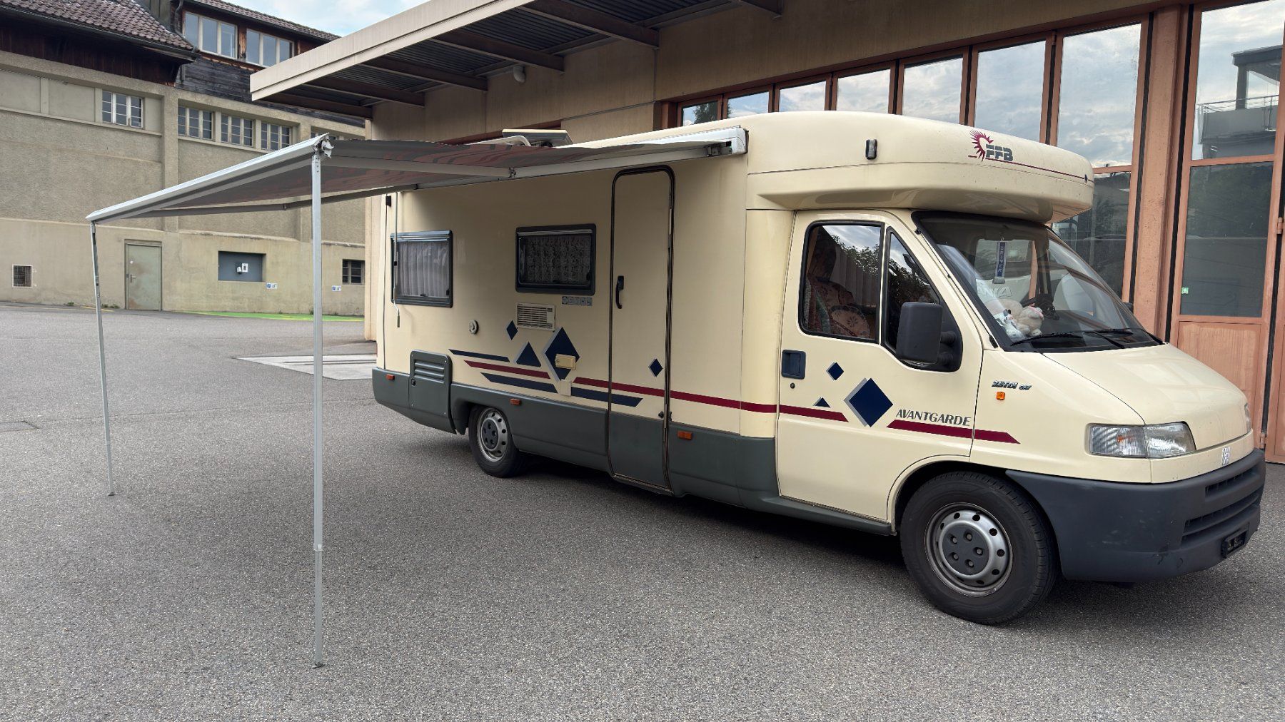 Ffb Veicoli da campeggio: FFB Wohnmobil Fiat Ducato 2,5TDI – Usato da Spiez venduto da Zeitgeist 4