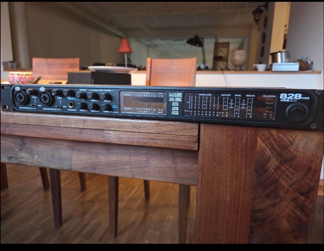 Attrezzatura per studi di registrazione: MOTU 828mkII USB 2.0 Audio Interface - Studio Quality – Nuovo (secondo la descrizione) da Zürich venduto da ana_6hg6