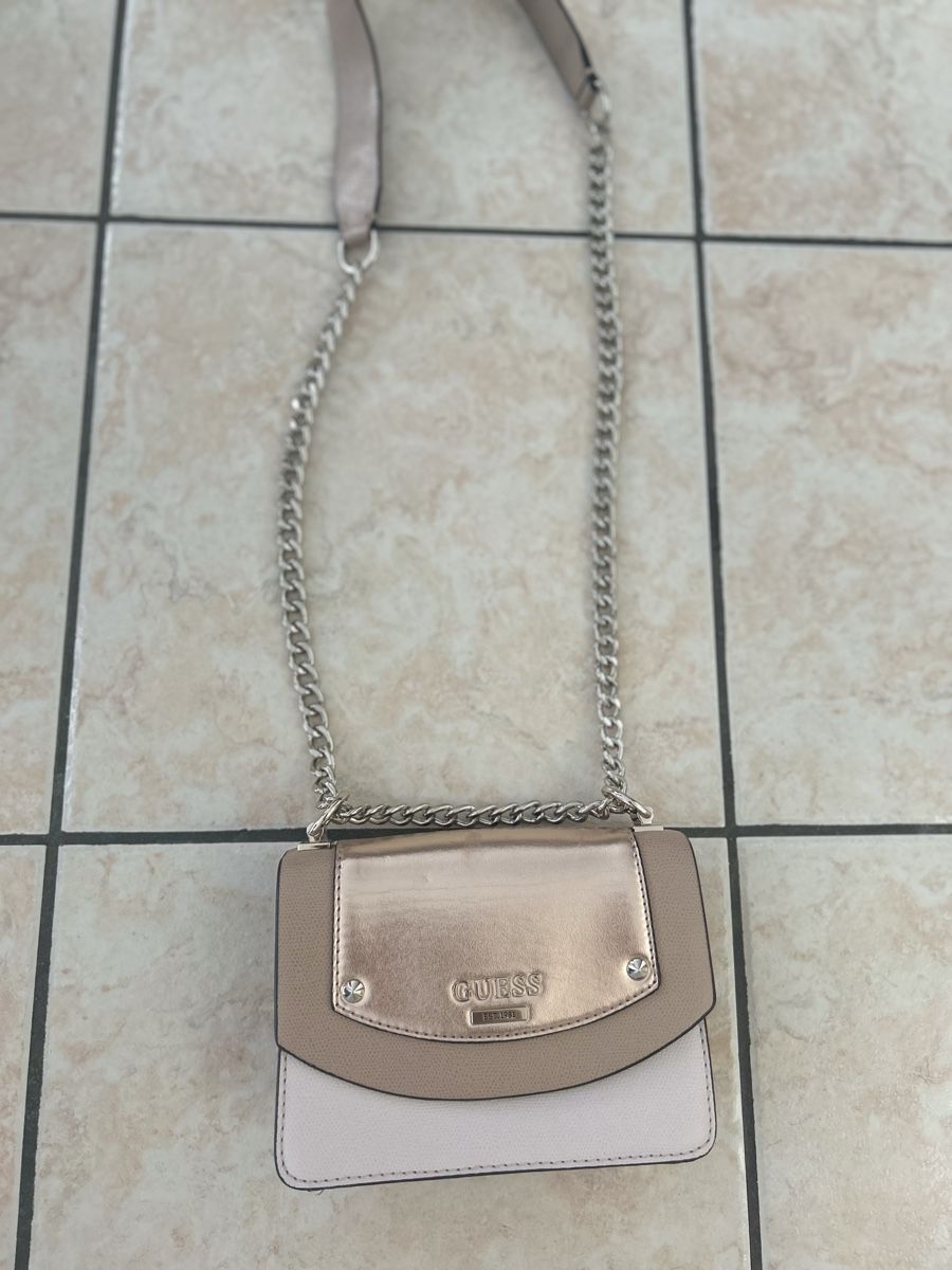 Guess Sacs femmes: Borsetta Guess – D'occasion à Cugnasco par sd1520
