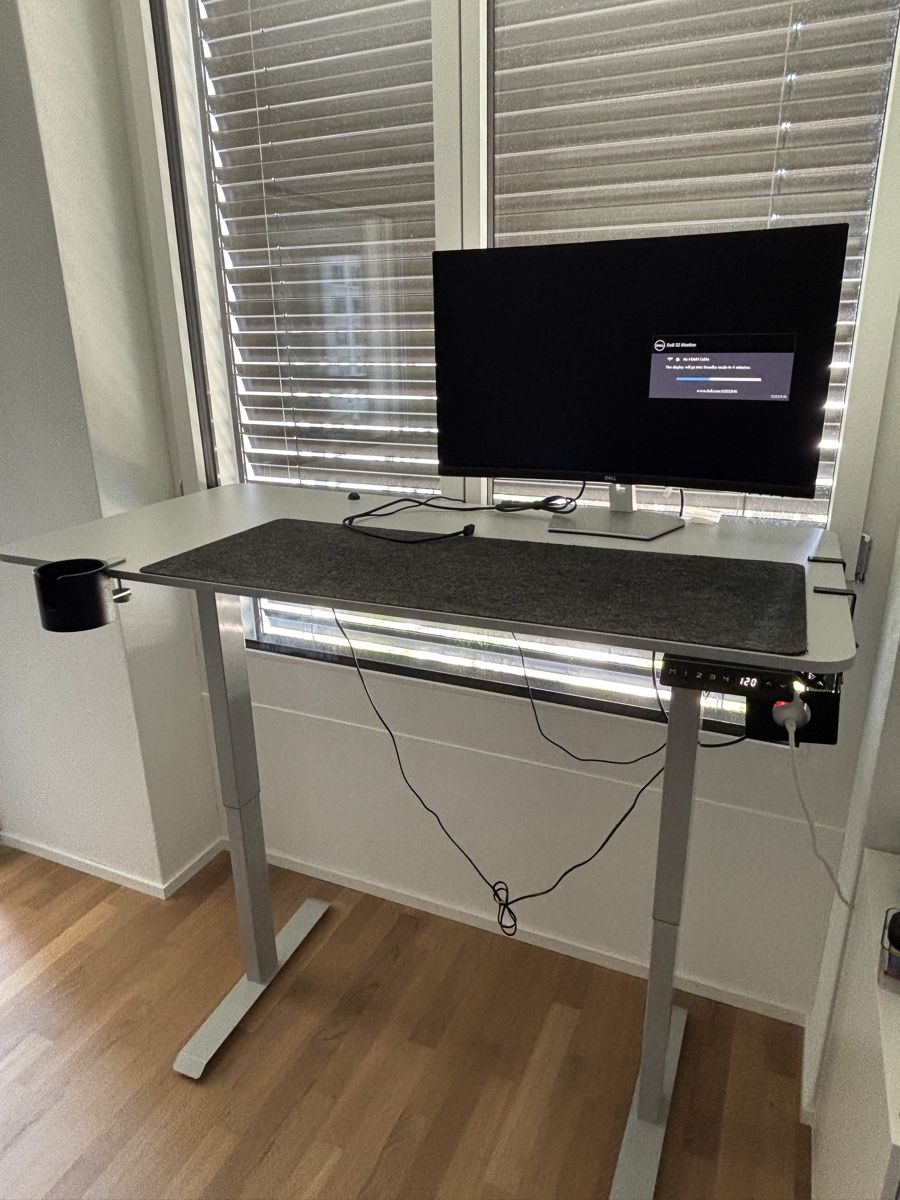 Gonser Scrivanie: Last Chance - Standing Desk grey 140x70cm - good condition – Usato da Spreitenbach venduto da 94l_9shv 1
