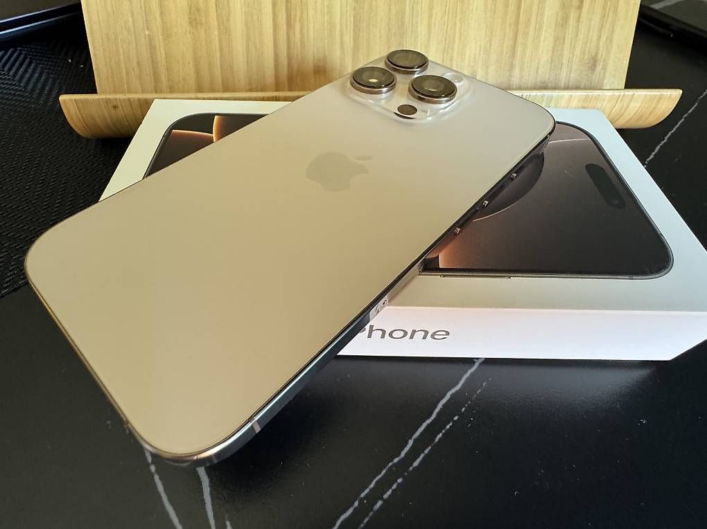 Handys / Smartphones: Iphone 16 pro 256gb – Gebraucht aus Basel von Geboten 2