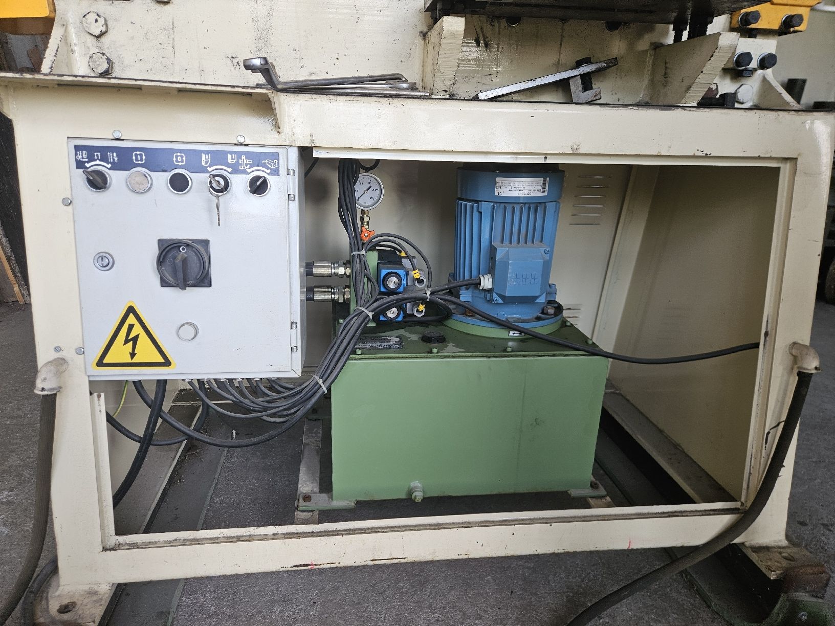 Tutte le macchine: Tafelschere/Stanzmaschine – Usato da Heiligkreuz (Mels) venduto da Chris.P 4