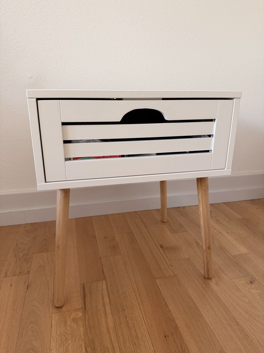 Tables de nuit: Bedside Table – D'occasion à Zürich par mar_h7x7 1