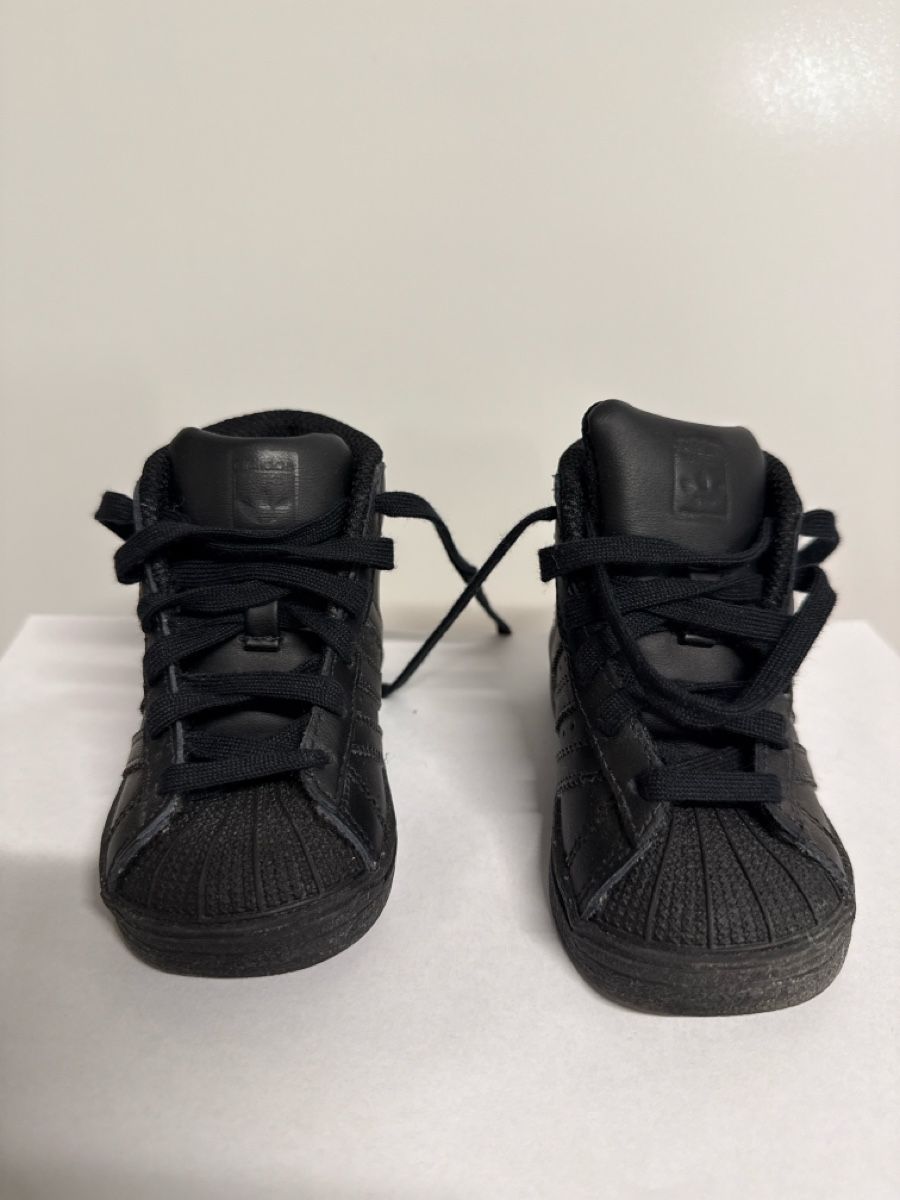 Adidas Scarpe per ragazzi: Baby Adidas 20 – Usato da Zürich venduto da juanjoch