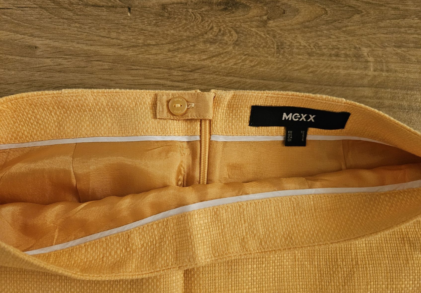 Mexx Gonne: Damen Rock  von MEXX GR. 32, Länge ca. 40 cm – Usato da Rhäzüns venduto da inf_rcj7 2
