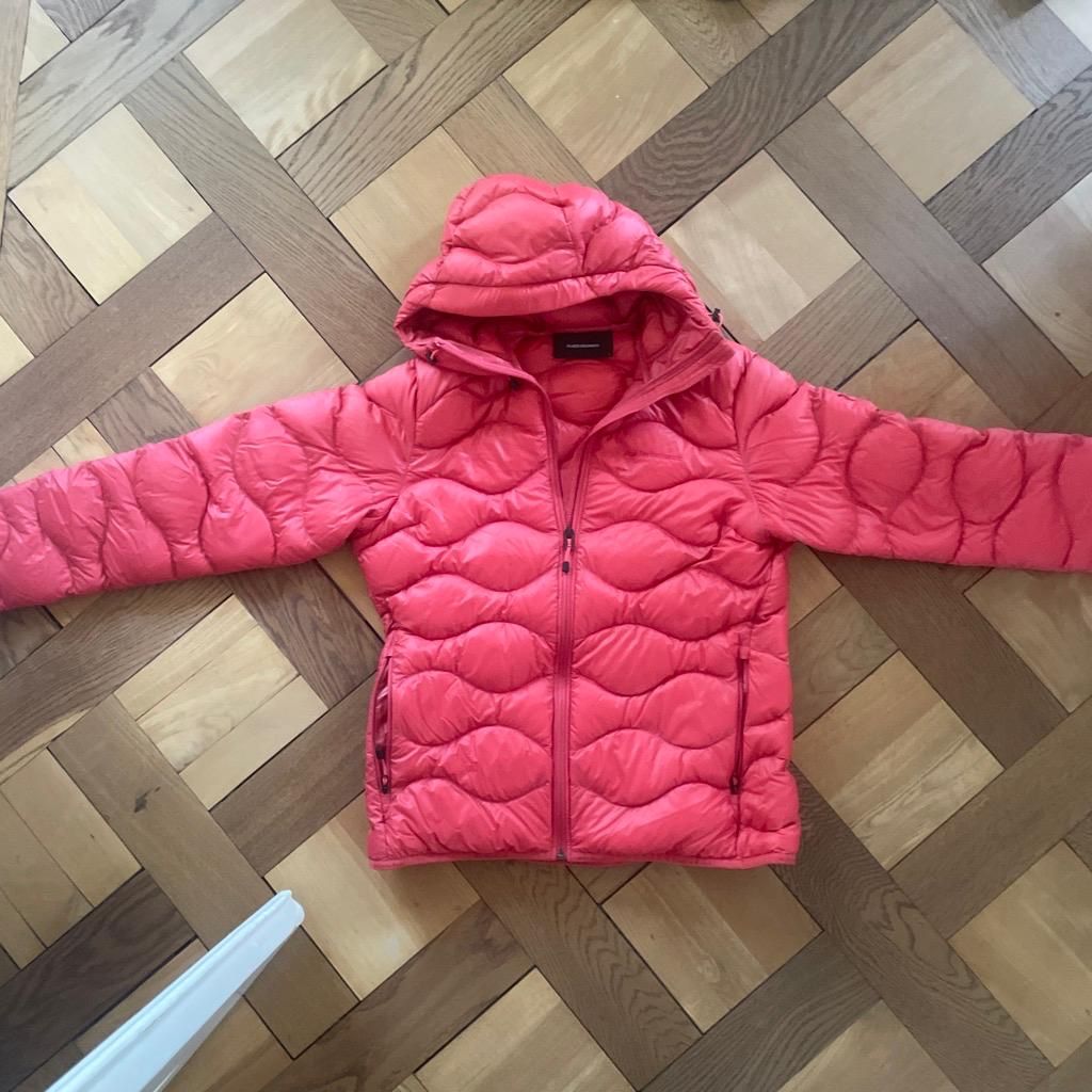 Peak Performance Vestes: Down Hood Jacke Damen Peak Performance – Neuf (Voir description) à Zürich par yve_9lkj