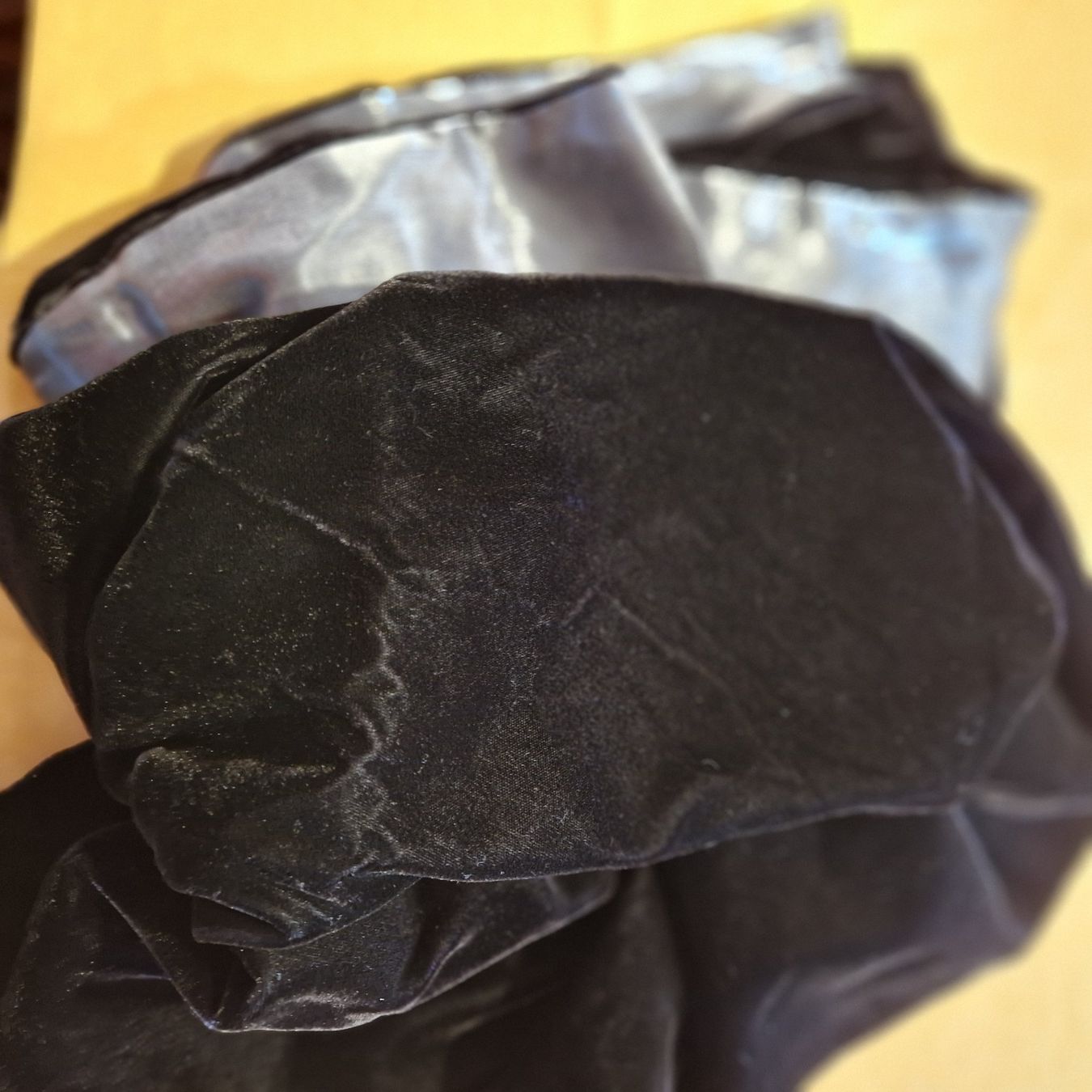 Altro in Moda donna: Vintage Stola Reversible Schwarz/Silber – Usato da Gränichen venduto da sunchi07 5